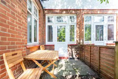 Garden Flat In Central Location Apartment Лондон Екстериор снимка